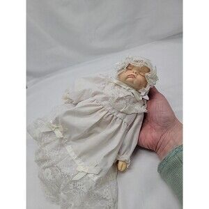 Vintage 1989 Artmark Musical Sleeping Porcelain Baby Doll Moving Head Wind Up